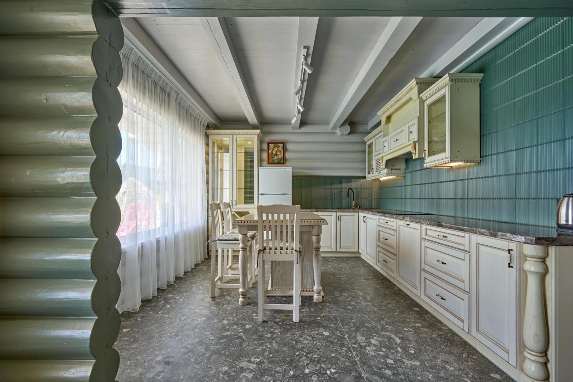Дом отдыха House